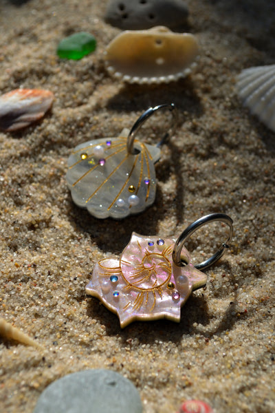 Seashells (Silver hoop)