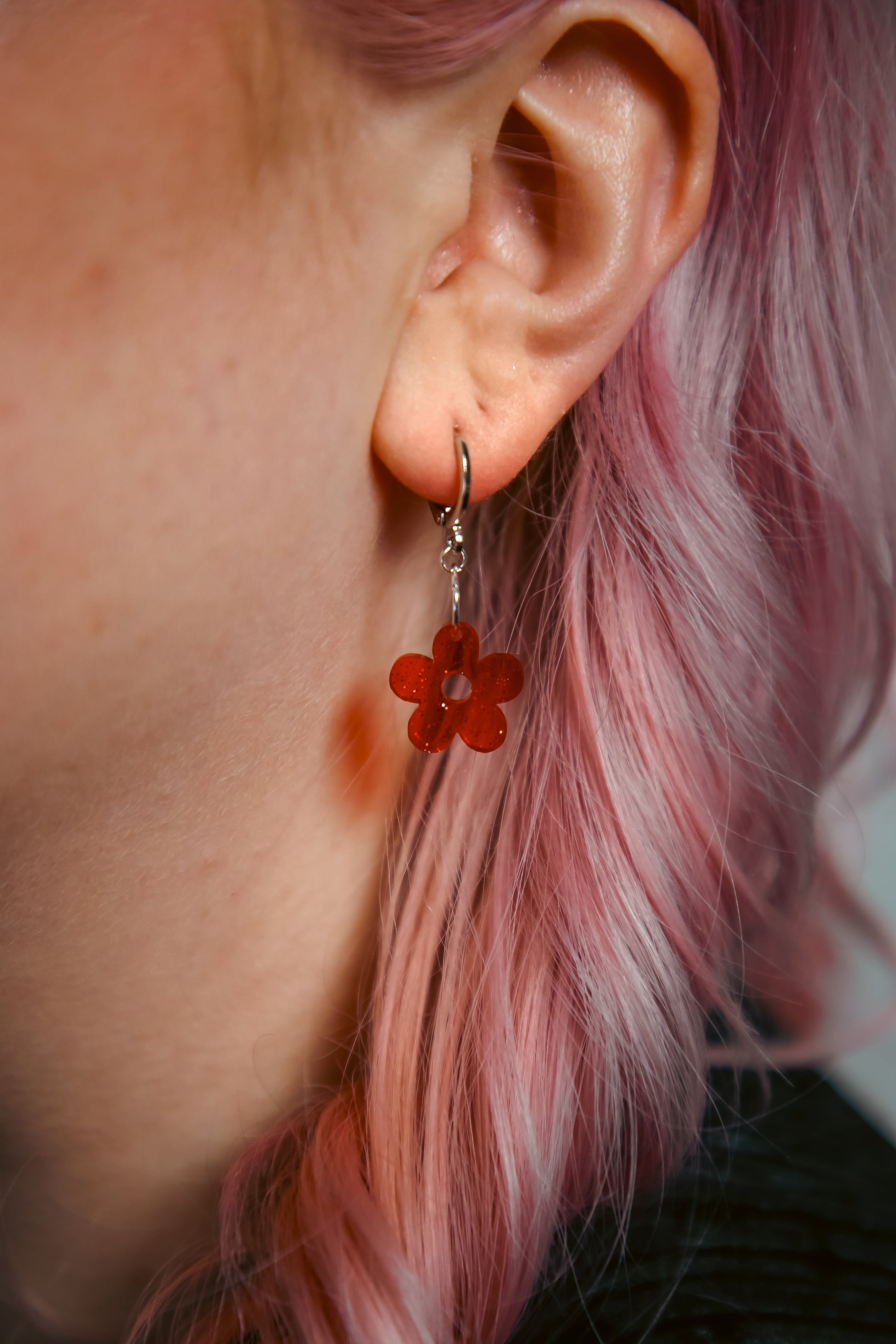 two red flower glitter acrylic earrings